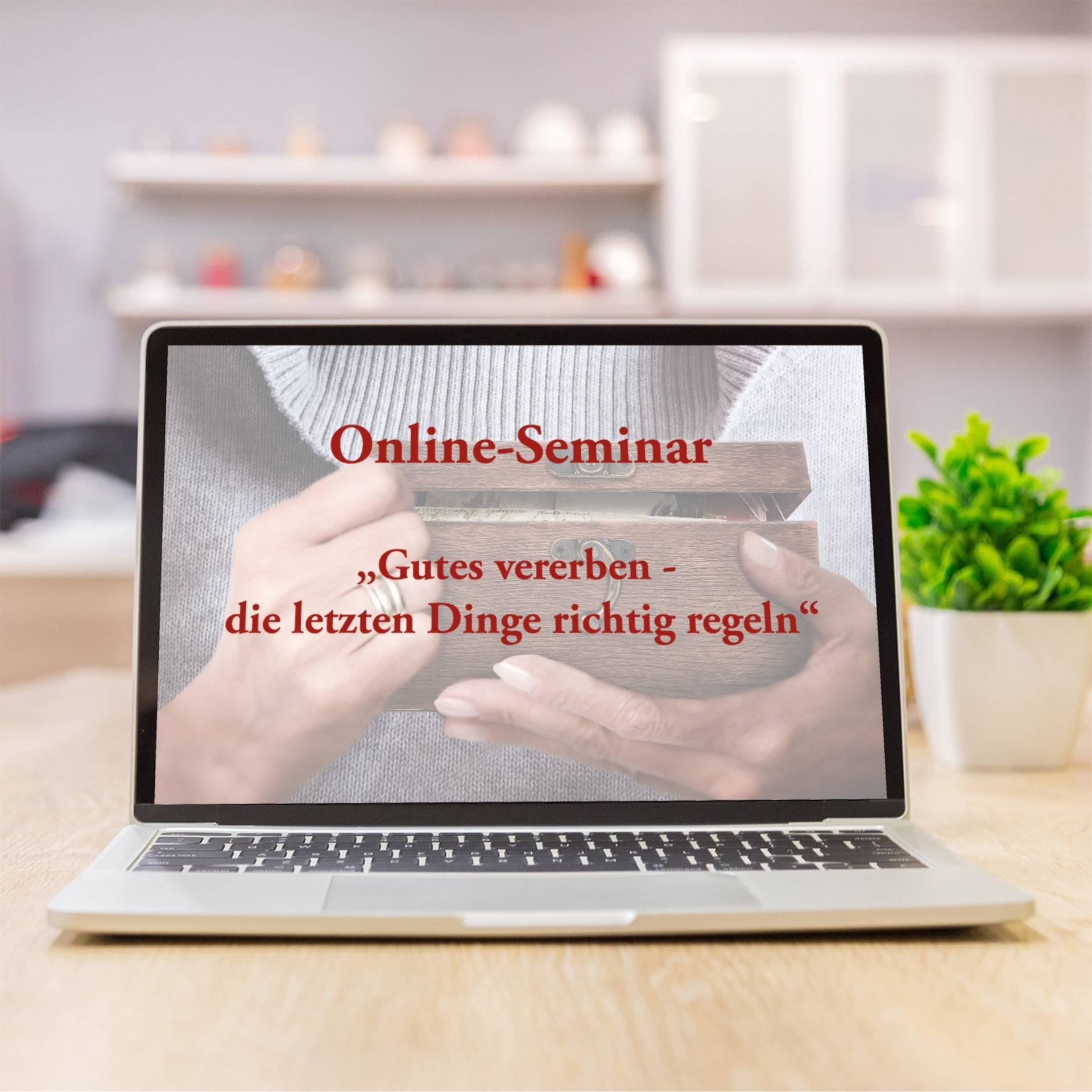 Quelle: Was bleibt./ELKB/Günter Gastner Ein Laptop zeigt Vorsorgeseminare von "Was bleibt." an
